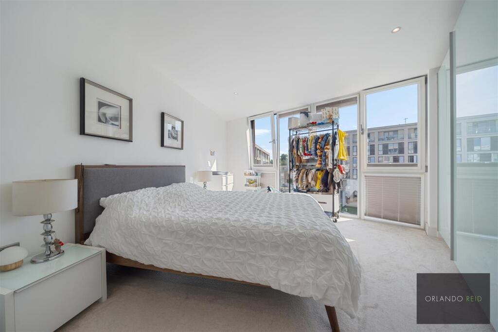 Flat 308, Zachary House SW9 0AF-10.jpg