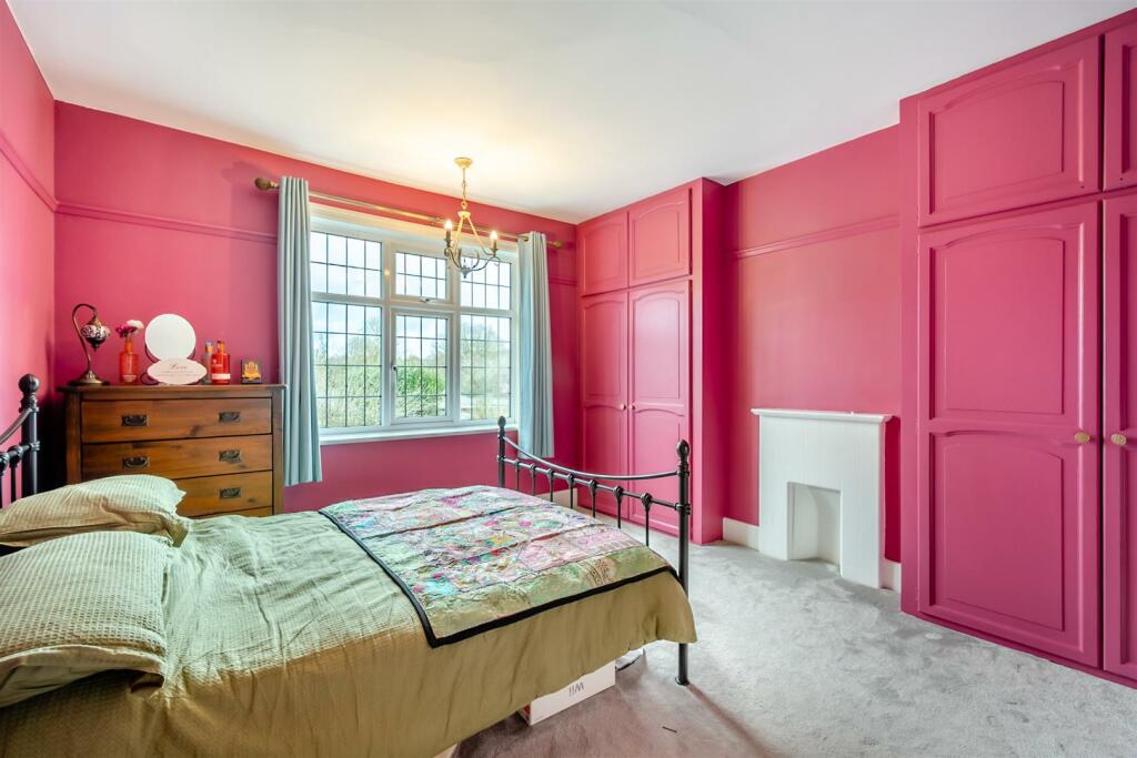 8586991-interior26.jpg