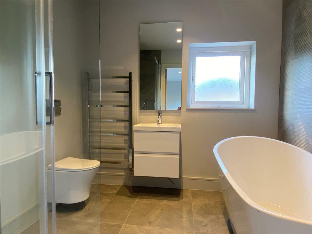 Hayloft bathroom.jpg