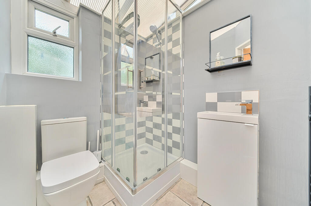 1299065-10-682f44...