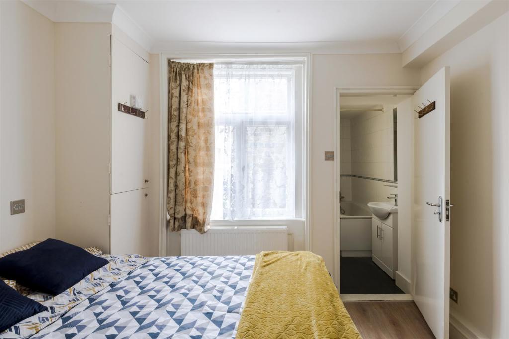 bedroom-3.jpg