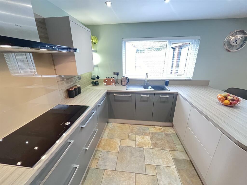 kitchen 2.JPG