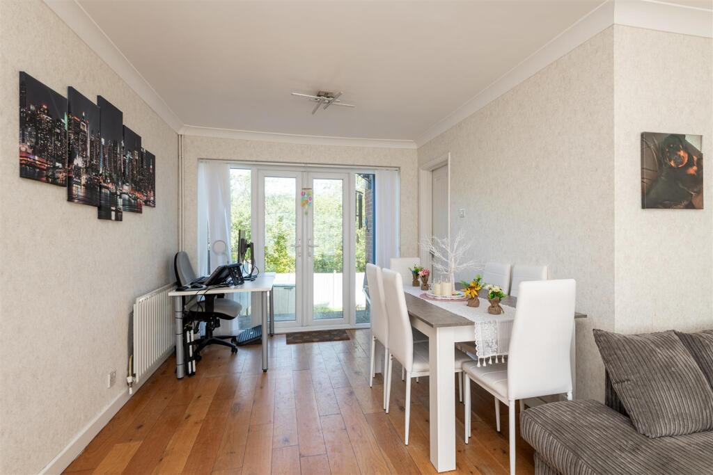 10 Birchfields dining room.jpg