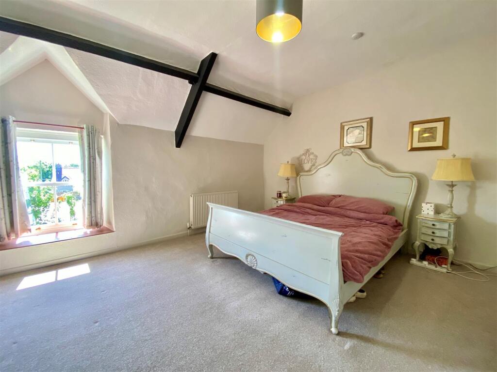 cae petrmne bed 2.jpg