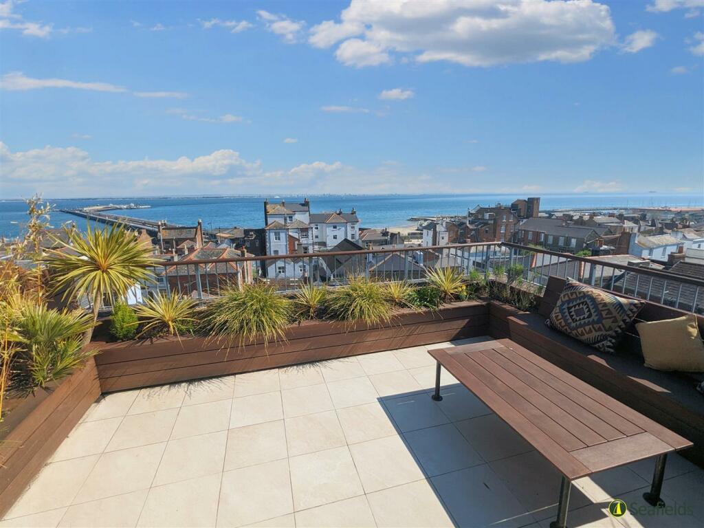 ROOF TERRACE