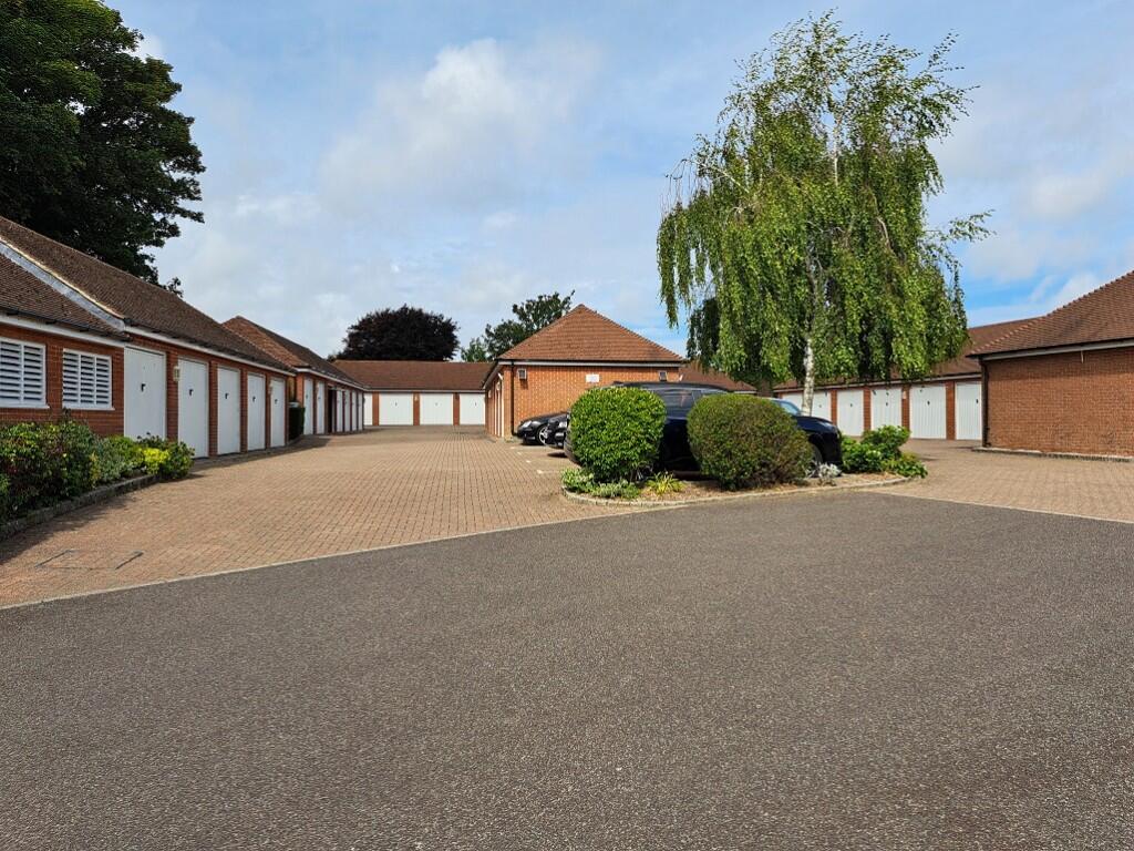 GARAGE 