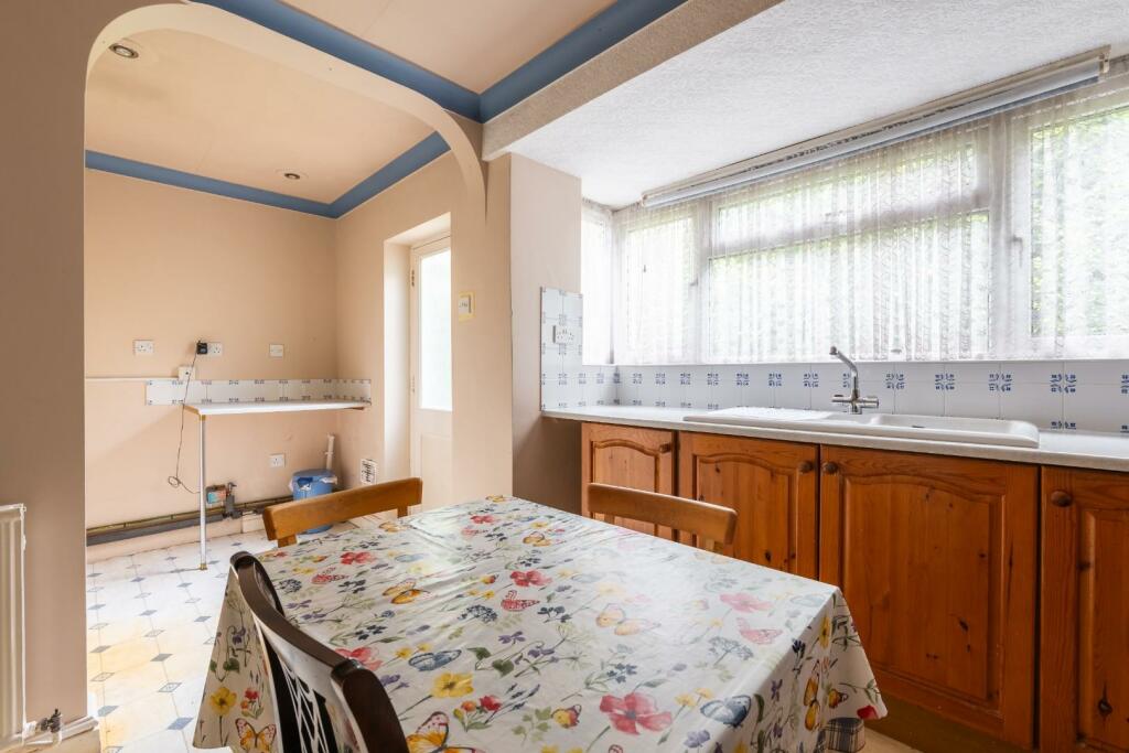 kitchen-2.jpg