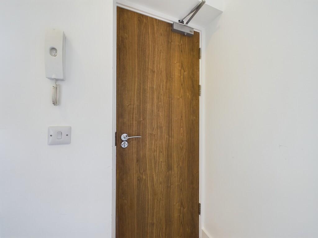 CAM02089G0-PR0416...