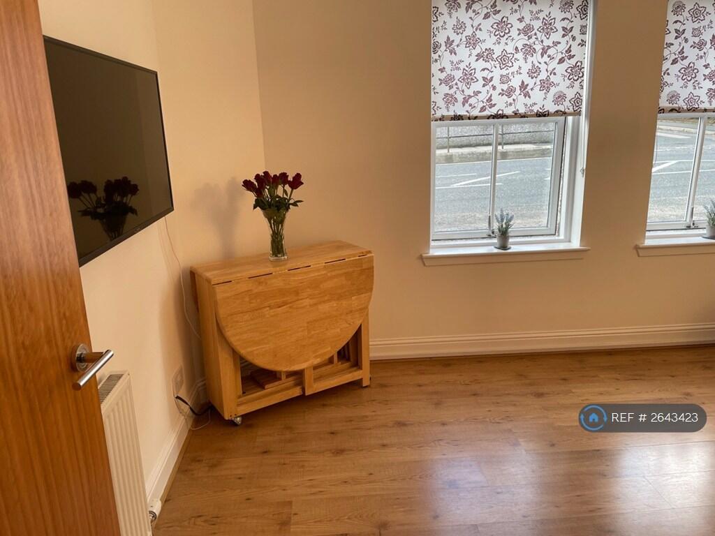 Example Of Furnished To Show Space - Living Room 