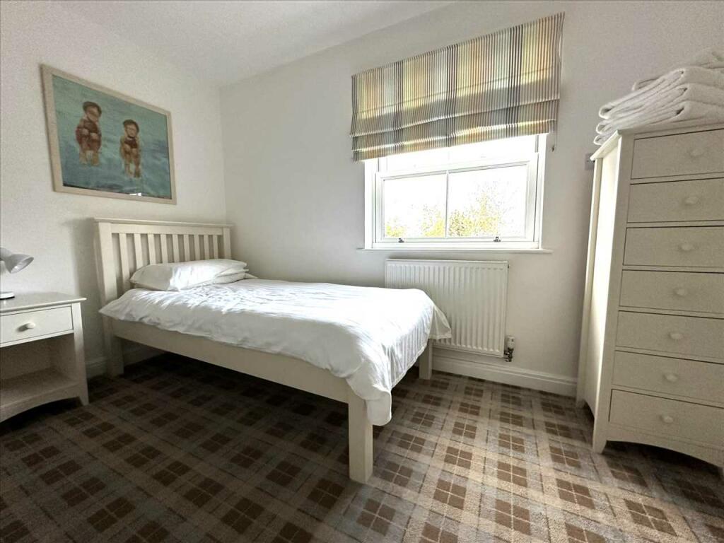 Bedroom (front)