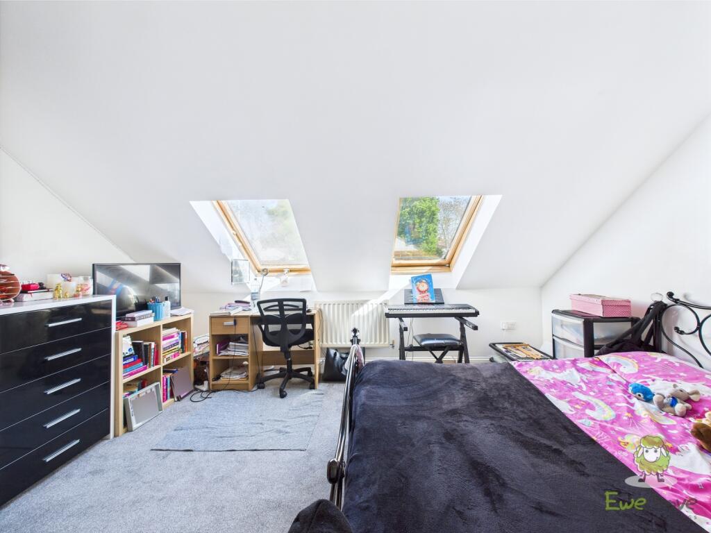 CAM01543G0-PR0126-STILL044