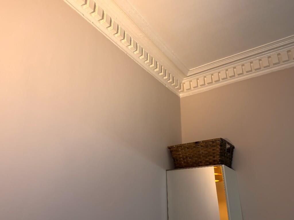 Hall cornice