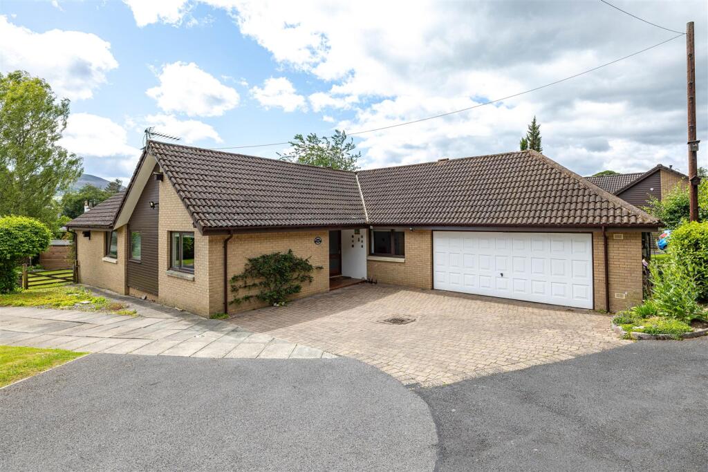 Farthing Green Gattonside 02.JPG