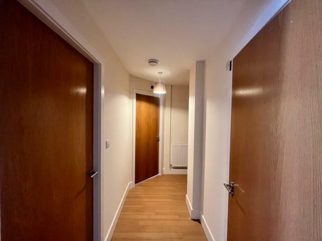 ENTRANCE/VESTIBULE