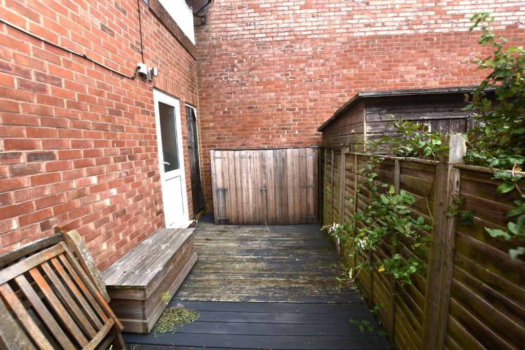 Side Decked Area