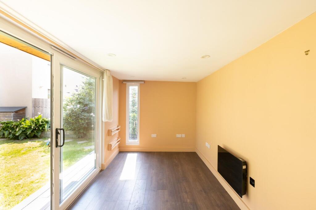 15 Packer Way, BS16-15.jpg