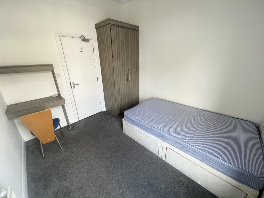 13 Brackenbury Road