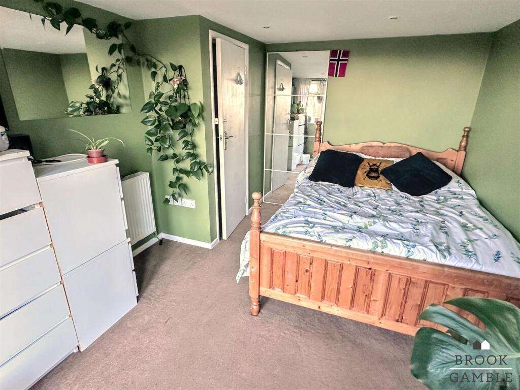 01323 438506