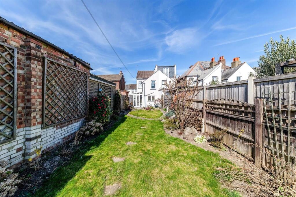 FERNDALE ROAD (6).jpg