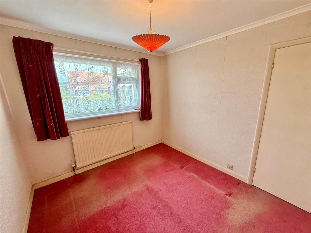 Bedroom 1.jpg