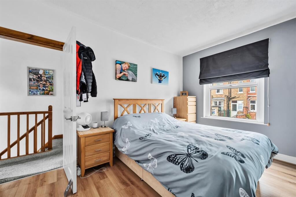 Bedroom One to landing.jpg