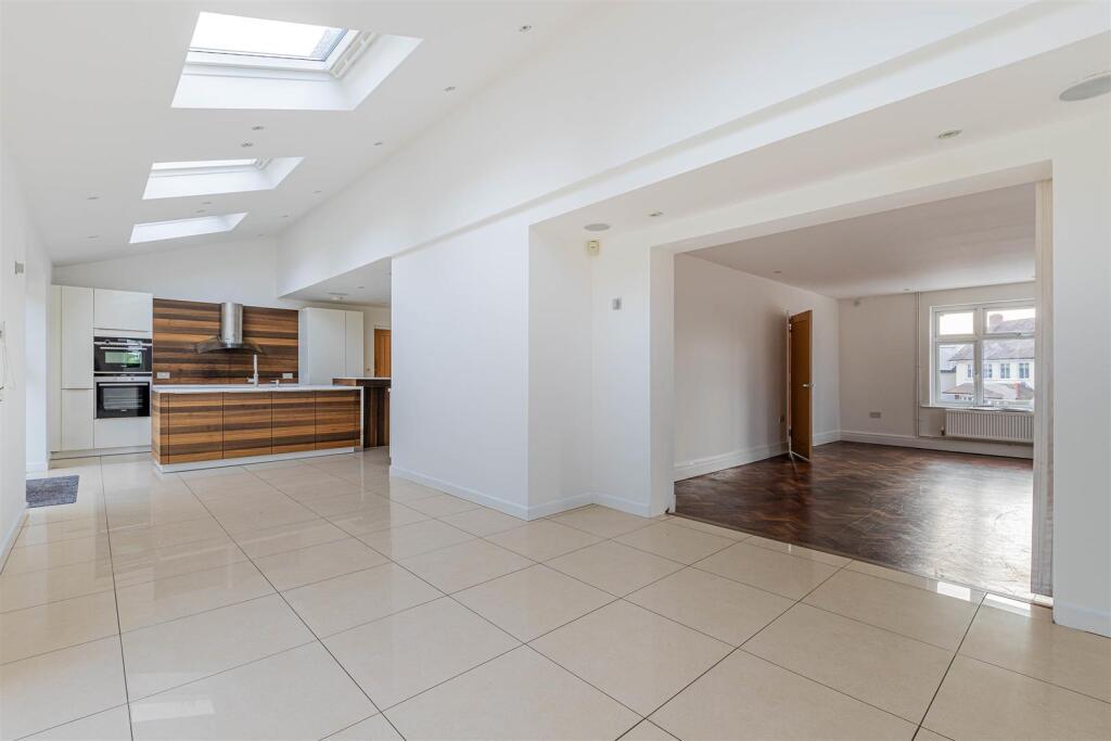 Bronwydd Close 6-17.jpg