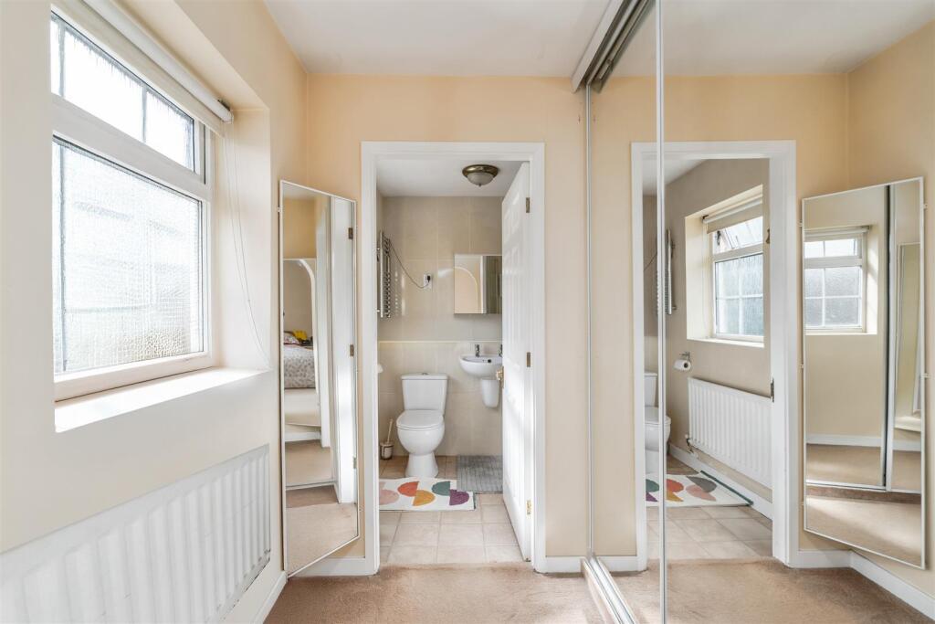 6 Stapenhall Road_19.jpg