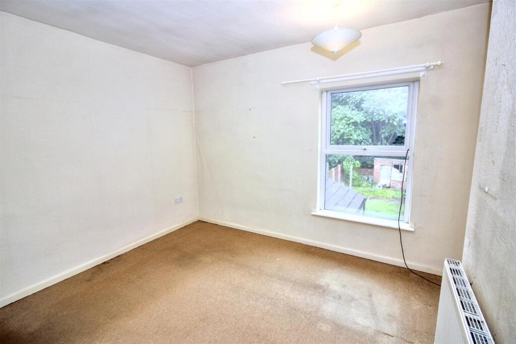 bedroom 1.jpeg