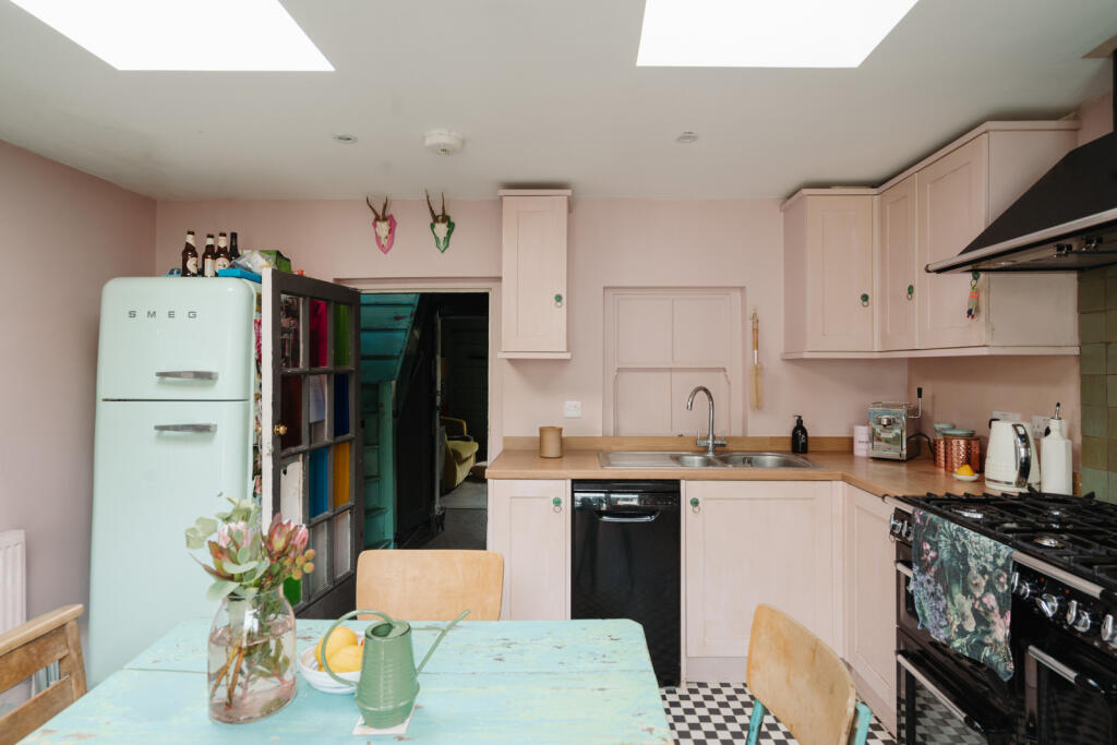 278603 - CHRISTCHURCH-ROAD-SW14-015.jpg