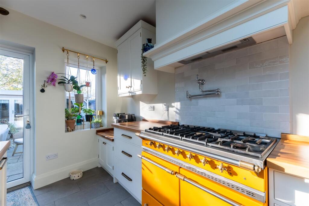 244 London Road-001.jpg