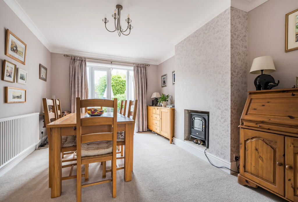 1341838-12-68a5fe...