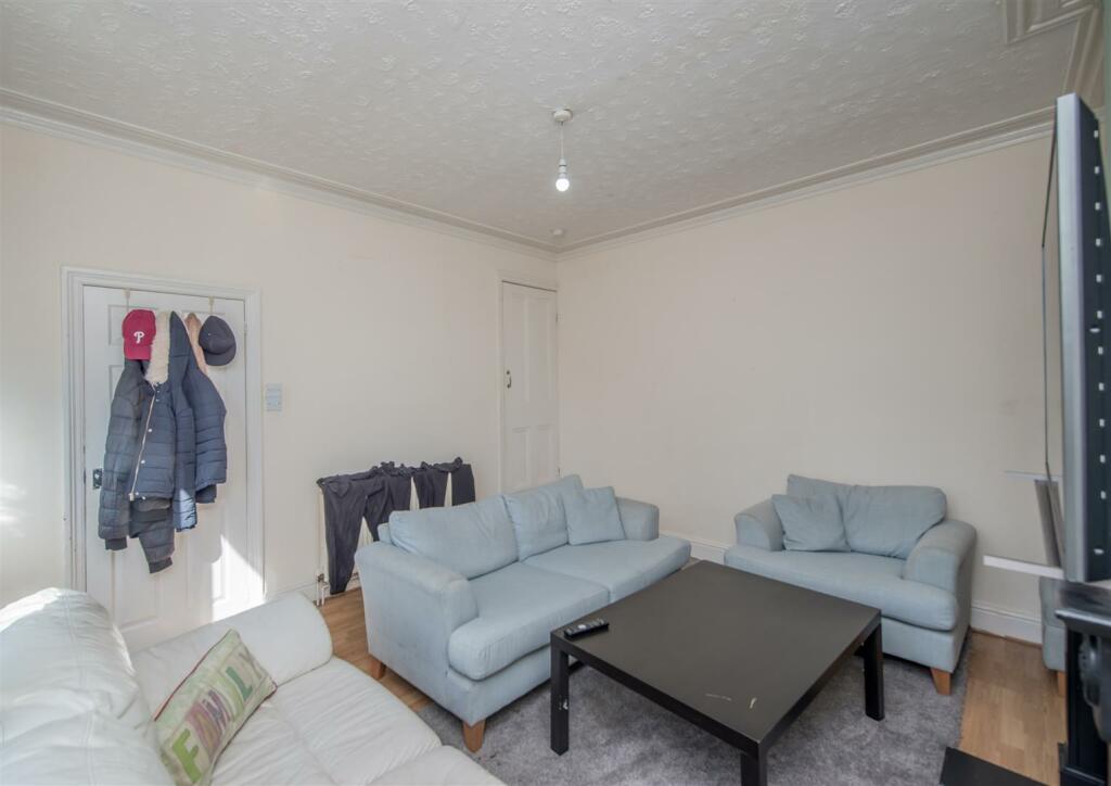 Living Room:
