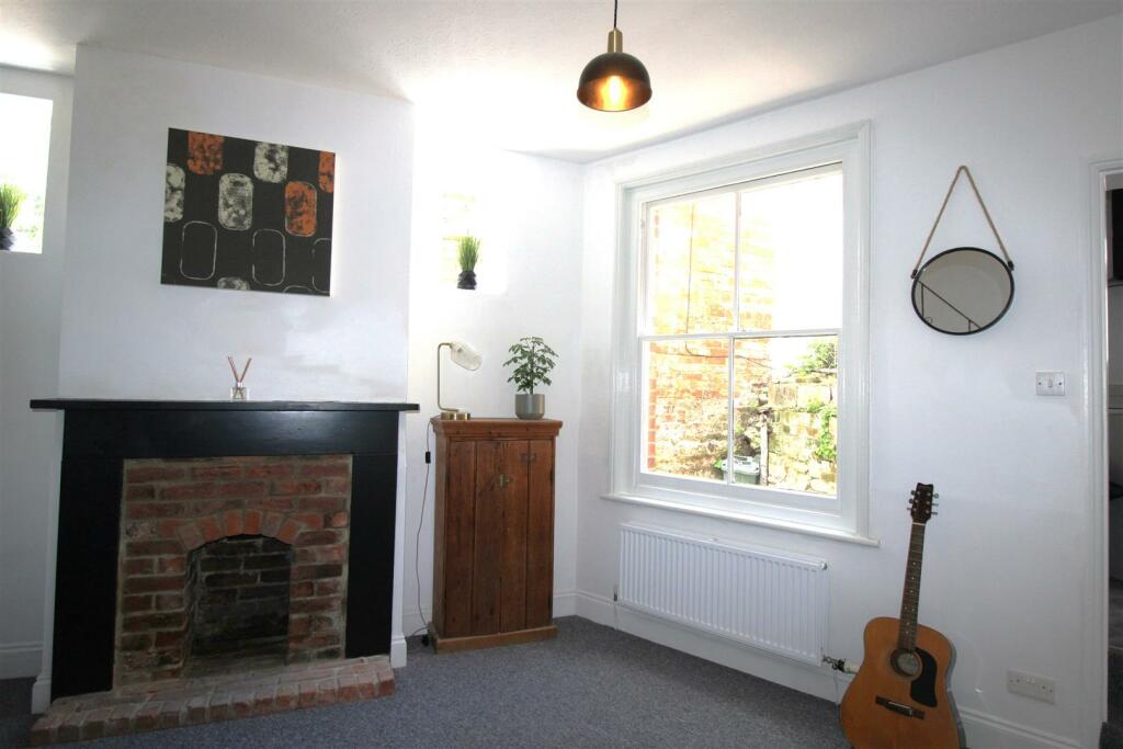 lounge1.JPG