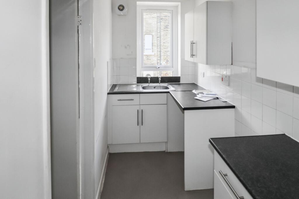 10 Claremont Street, Sowerby Bridge, West Yorkshire, HX6 2PD