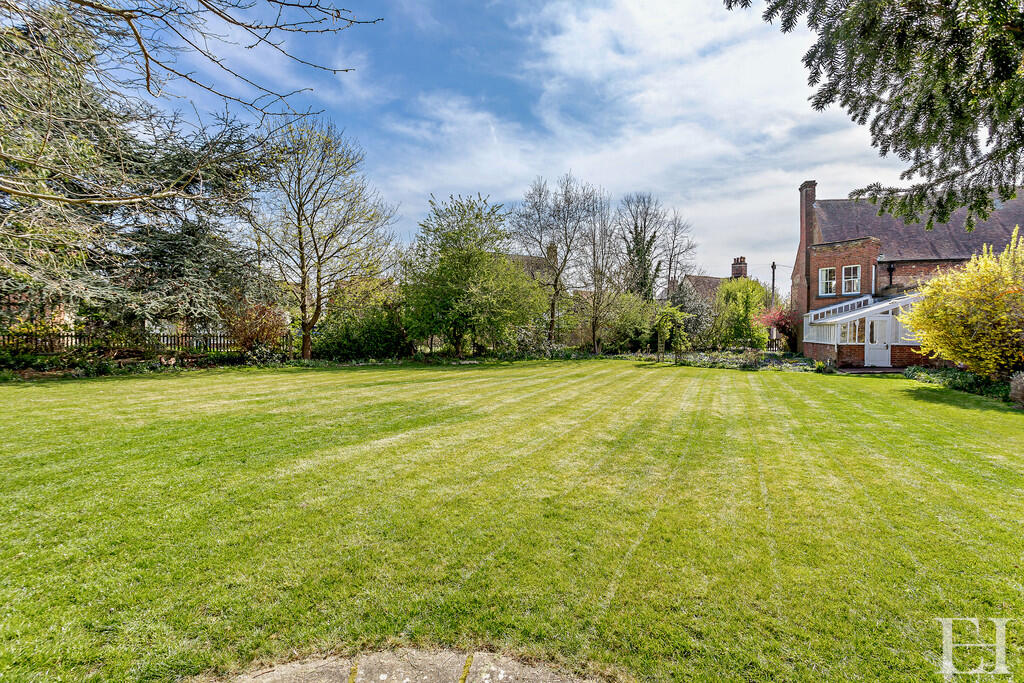 8642632-exteriorW...