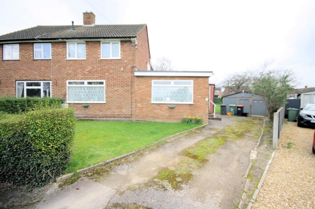 9 Arnold Close - H2.jpg