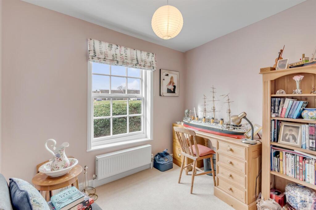 Attik 11 St Johns Road Bungay NR35 1DH (13).jpg