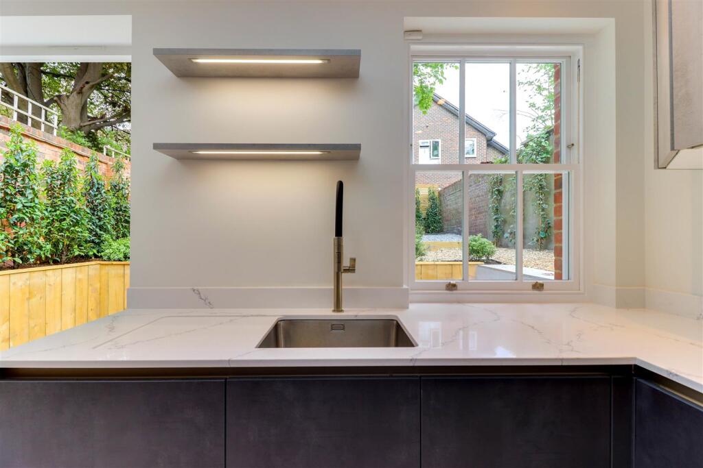 26. Kitchen diner 1.3.jpg