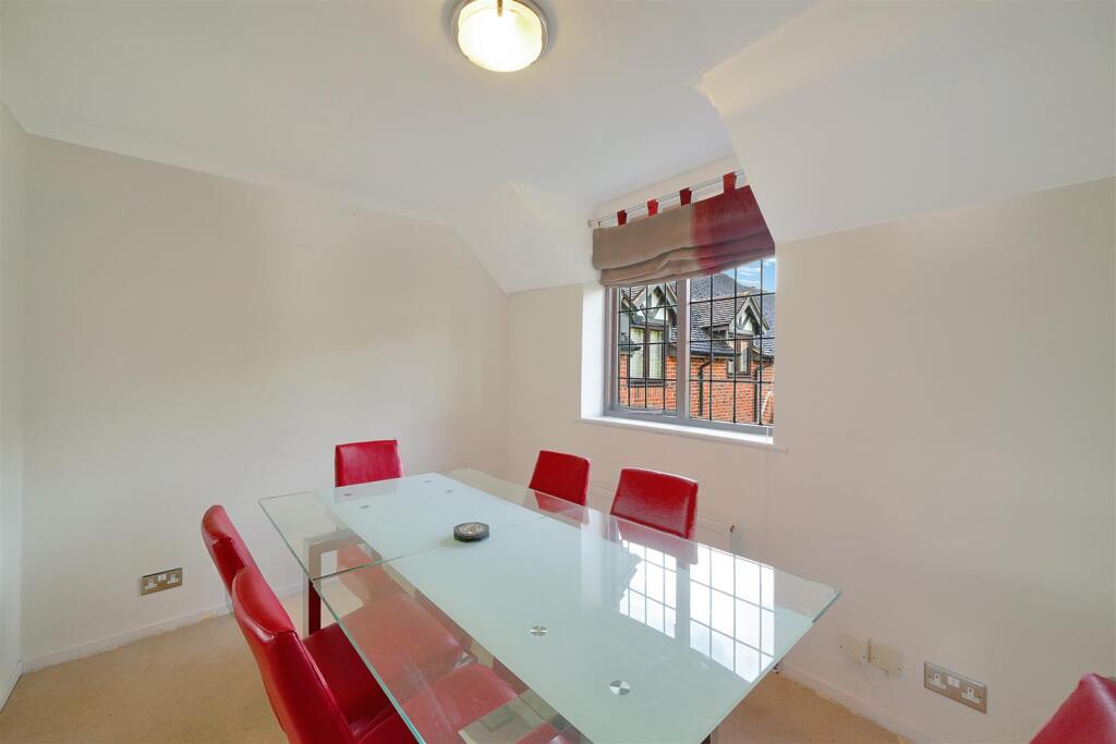 62 Priory Field Drive - hlTN6VrXkkfqfKfKD6u9.jpg