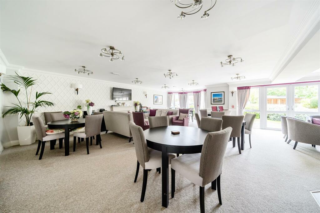 Owners Lounge - New.JPG