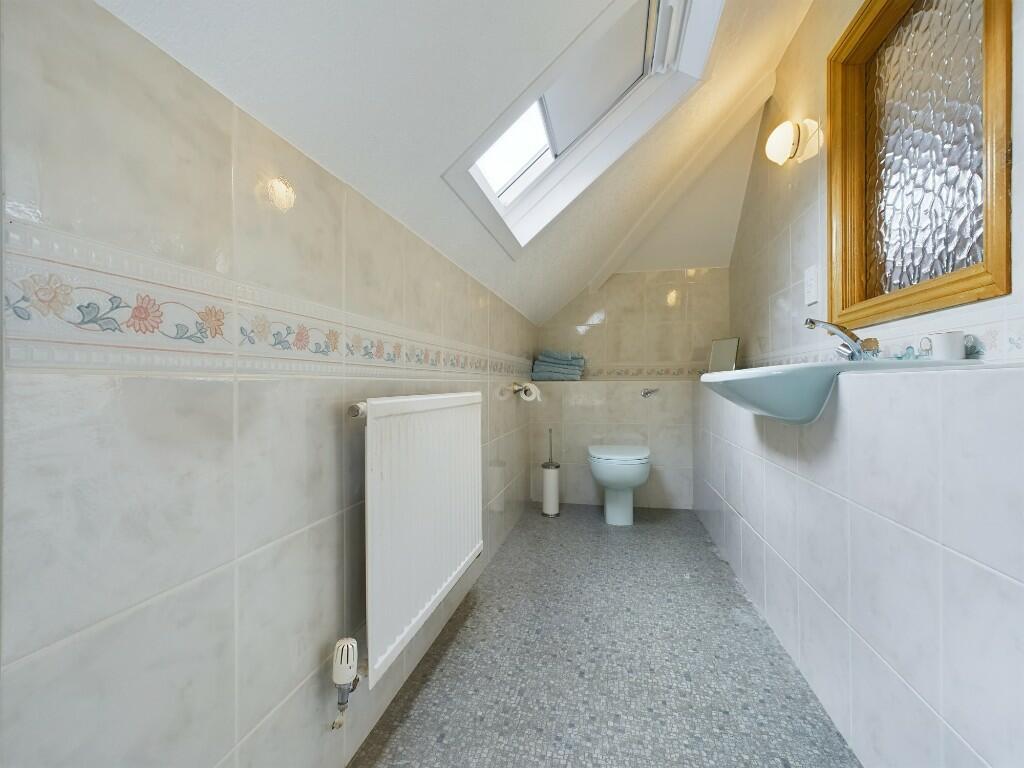 Ensuite Bedroom 1