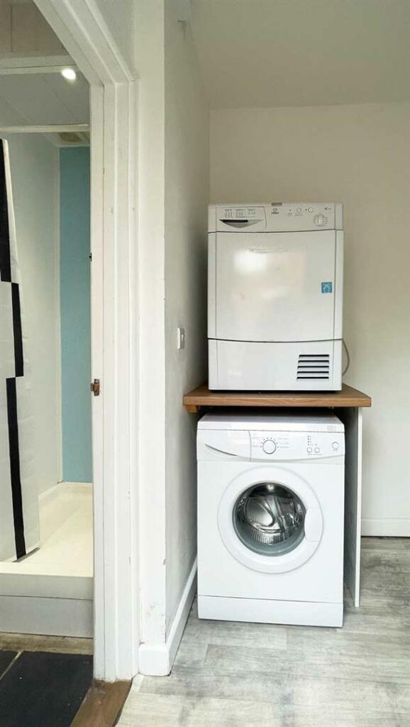 8-bed-student-house-britannia-road-north-1-portsmo