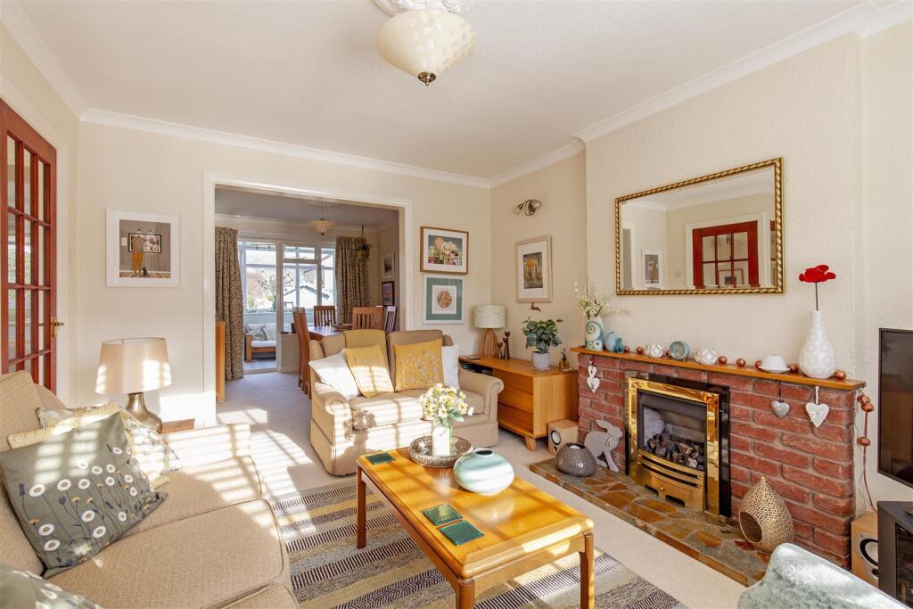 Reception Room-3.jpg