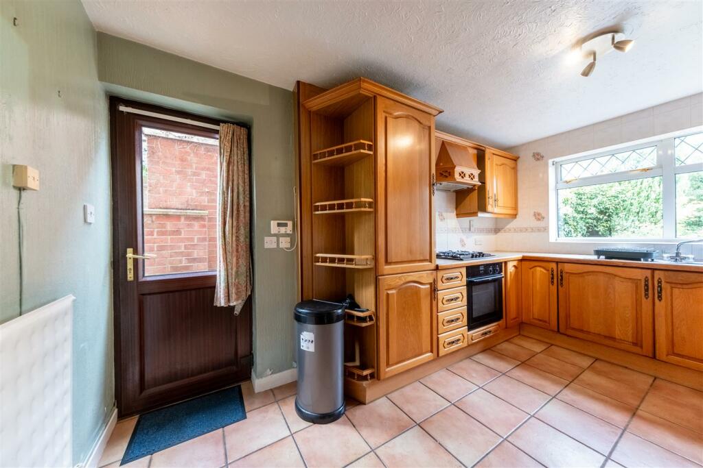 2 St Michaels Close-005.jpg