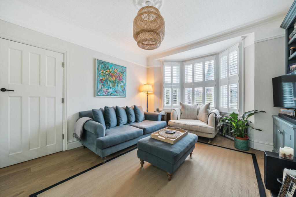 1395764-2-695d383...