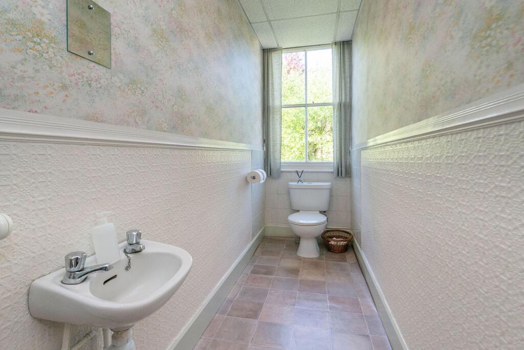 BEDROOMS, BATHROOMS AND W/Cs