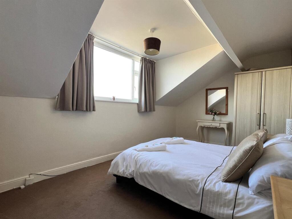 Bedroom 2.jpg