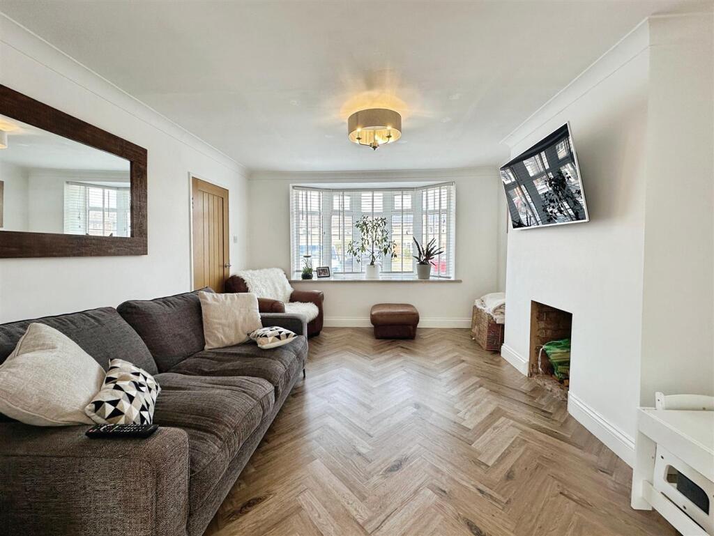 0d93e617--4047-9F23-E47862E2B6ED-61268-000013EBC11