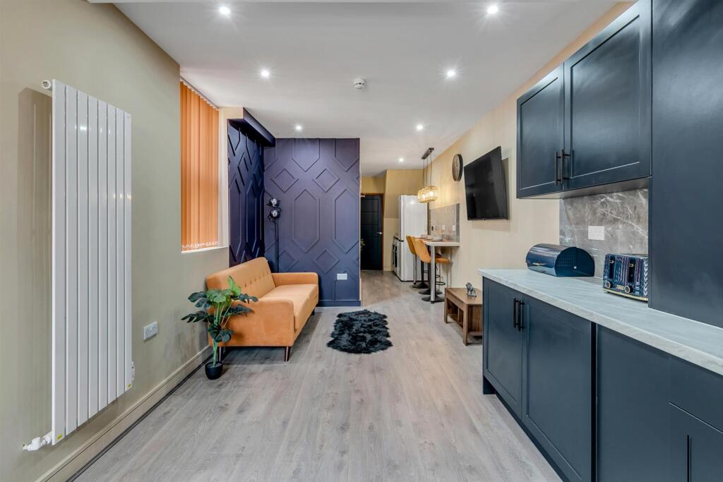 37 Melville Road, Coventry, CV1 3A (86).jpg