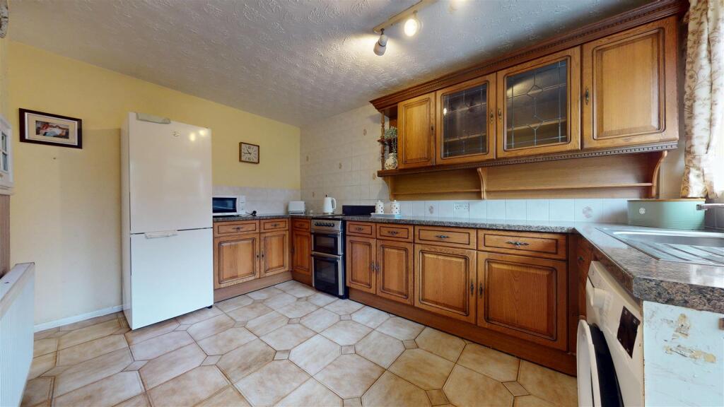 Cranshaw Avenue, Kitchen